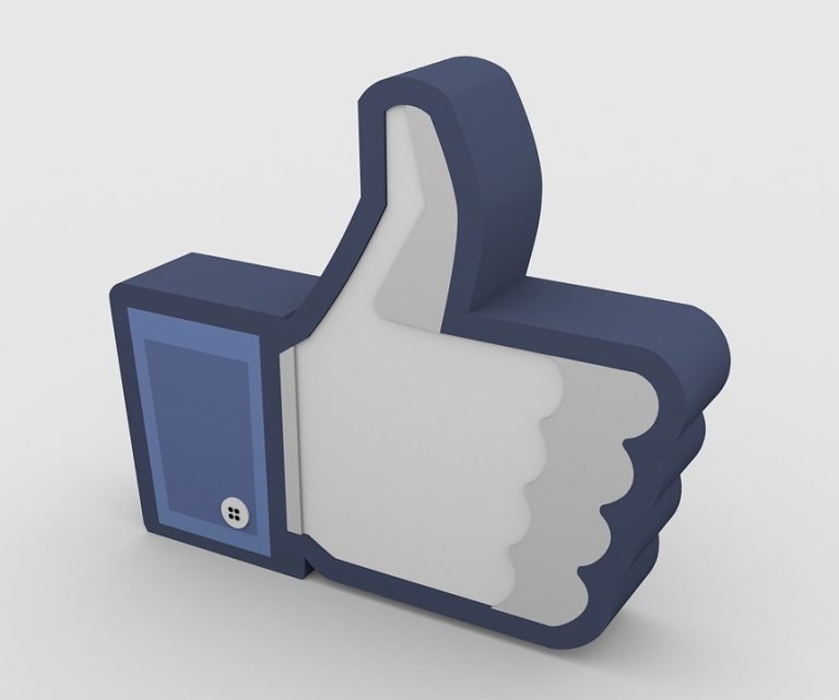 Le fameux pouce de Facebook en 3D